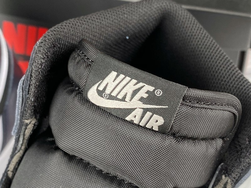 Air Jordan 1 Retro High OG 