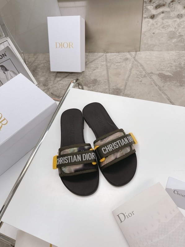 DIOR EVOLUTION SANDAL