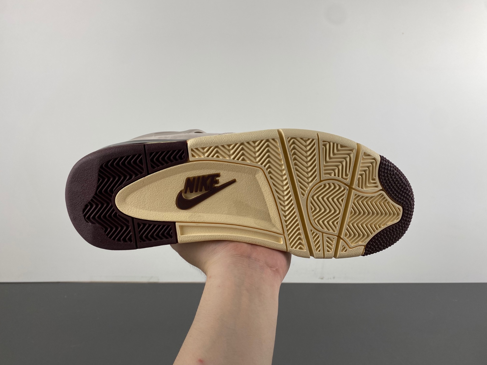 A Ma Maniére x Air Jordan 4 “Fossil Stone”  FZ4810-200