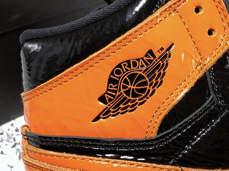 Air Jordan 1 Retro High OG "Shattered Backboard 3.0 555088-028