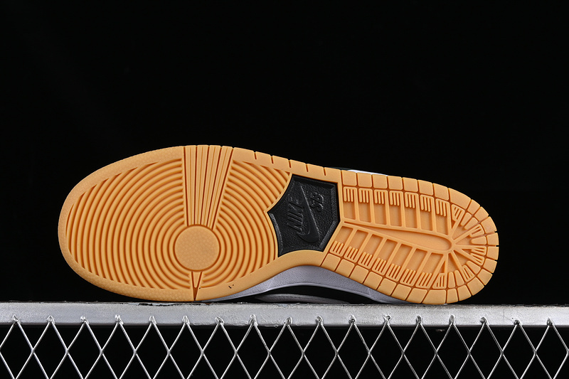 Nike SB Dunk Low Pro Black Gum CD2563-006