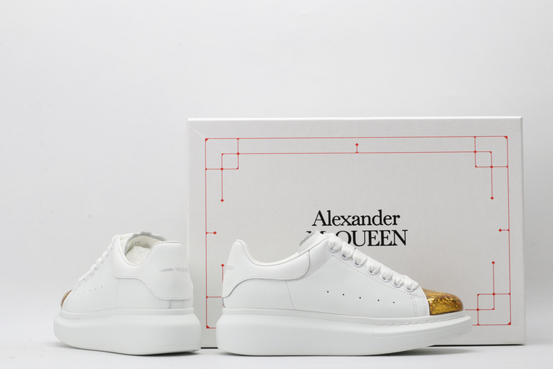 MCQUEEN OVERSIZED SNEAKER