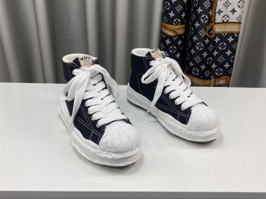 Maison Mihara Yasuhiro High-Top Sneakers MMY-018