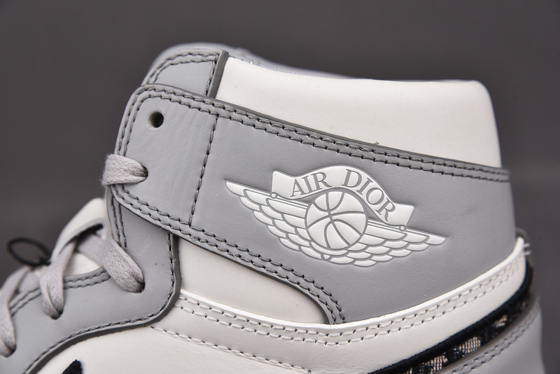 DIOR x Air Jordan 1 High OG CN8607-002