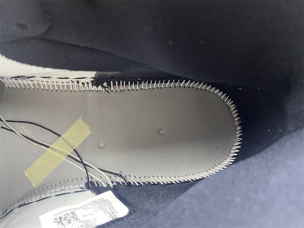 Air Jordan 1 High OG "Yellow Toe" 555088