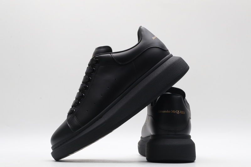 MCQUEEN OVERSIZED SNEAKER