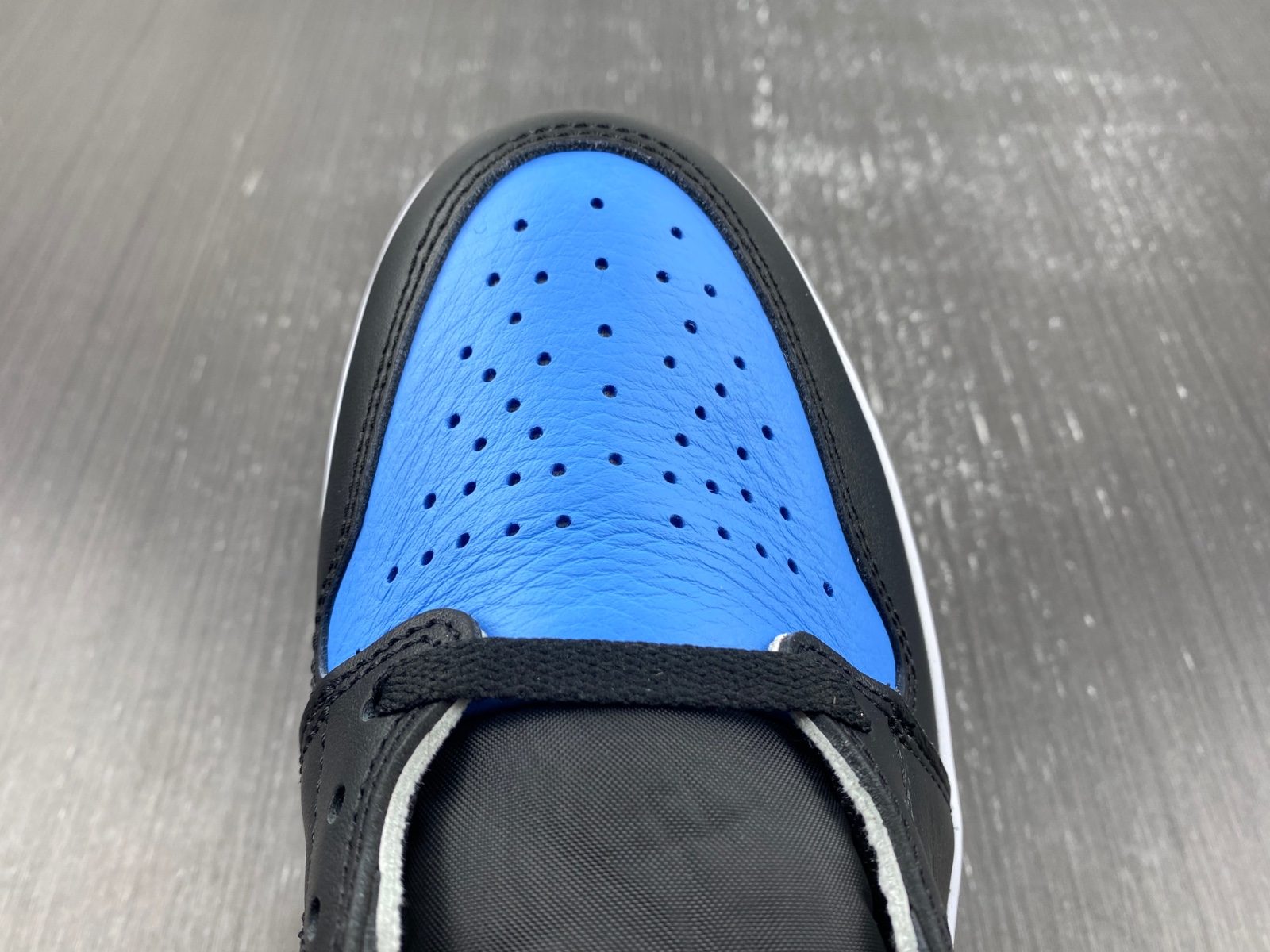 Air Jordan 1 Retro High OG "University Blue" DZ5485-400