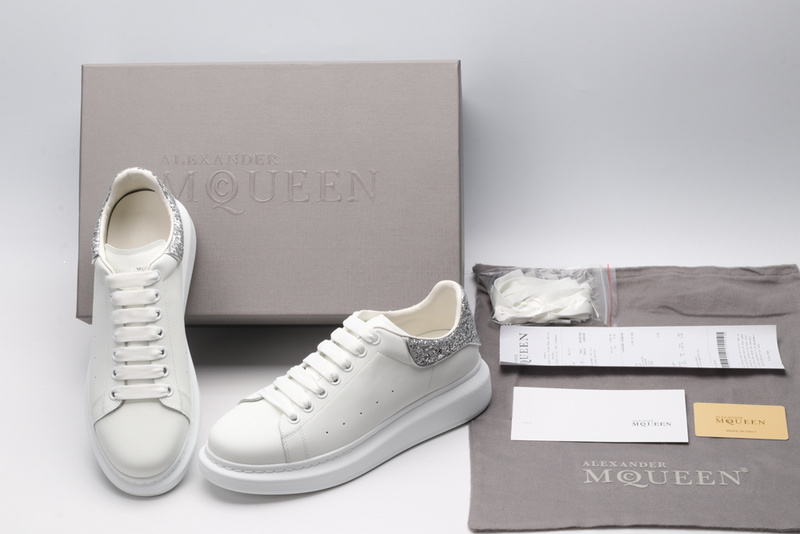 MCQUEEN OVERSIZED SNEAKER