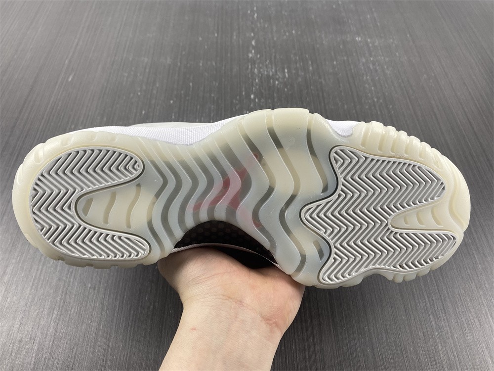 Air Jordan 11 Retro "Platinum Tint" - 378037-016