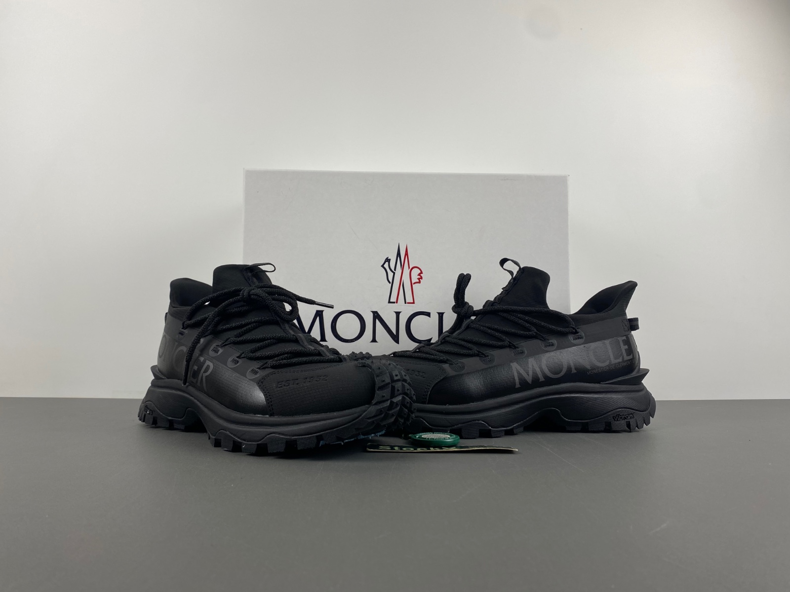 Moncler Trailgrip Lite 2 Sneakers  MC-001