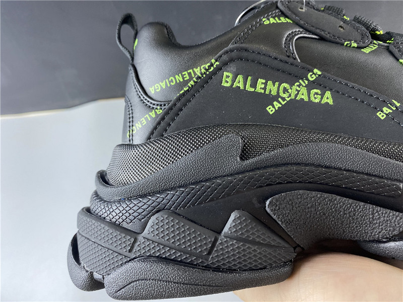Balenciaga TRIPLE S TRAINER