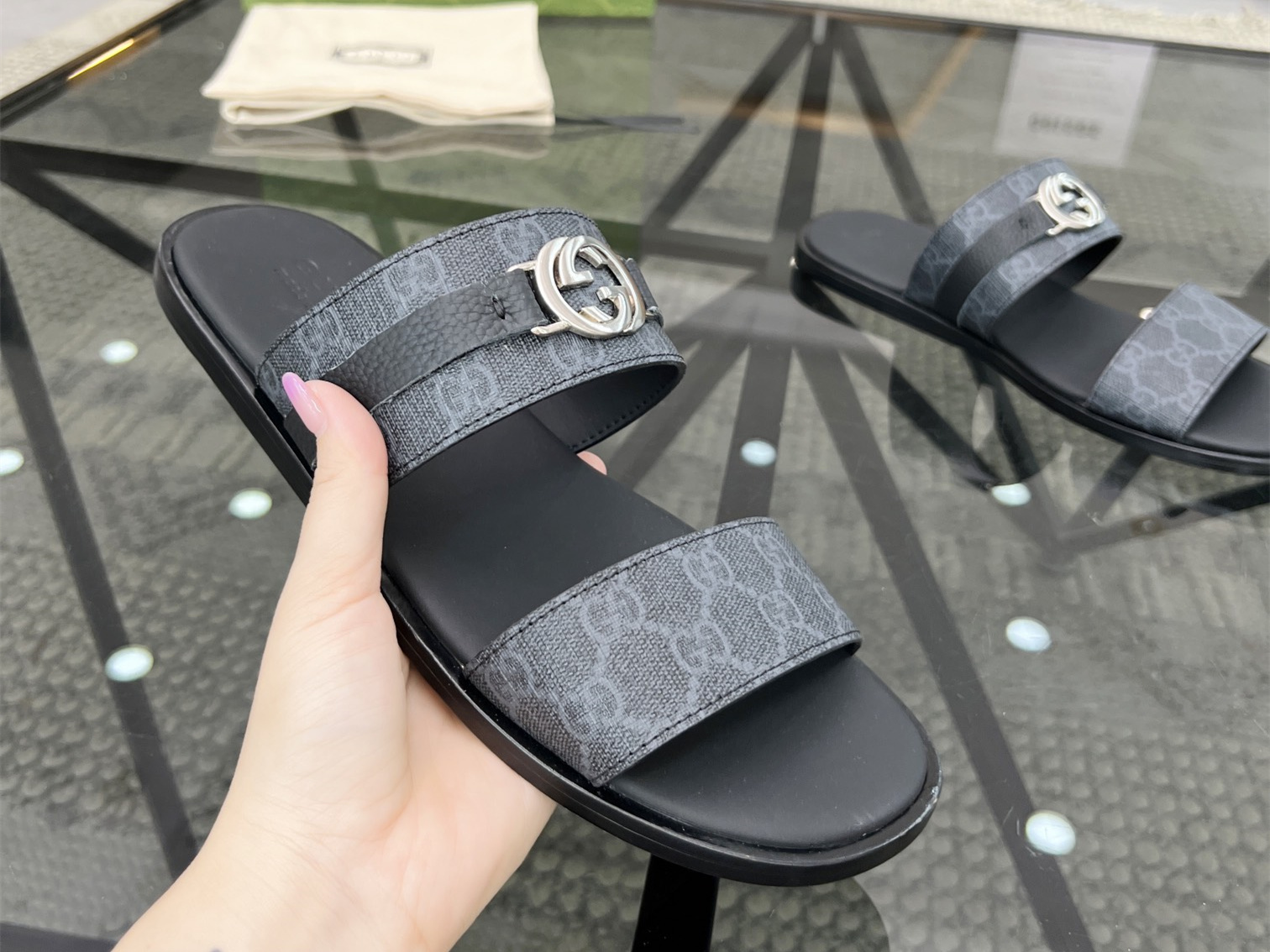 GUCCI  SLIDE (EU38-EU46)