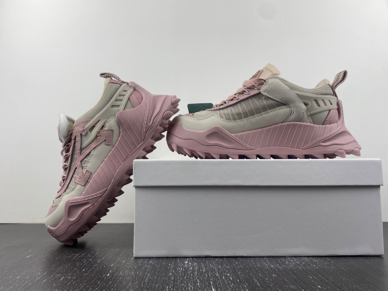 OW C/O​ ODSY-1000 SNEAKERS