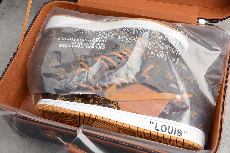 NIKE AIR JORDAN 1S(WITH CASE) AQ0818-158