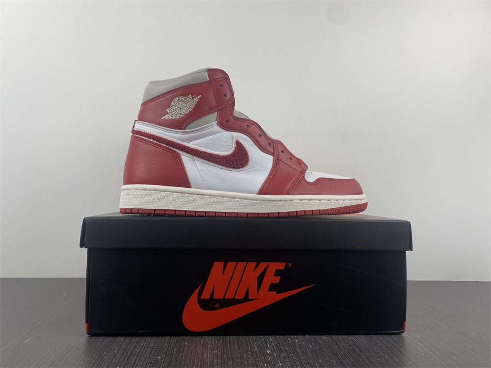 Air Jordan 1 High OG Newstalgia Chenille DJ4891-061