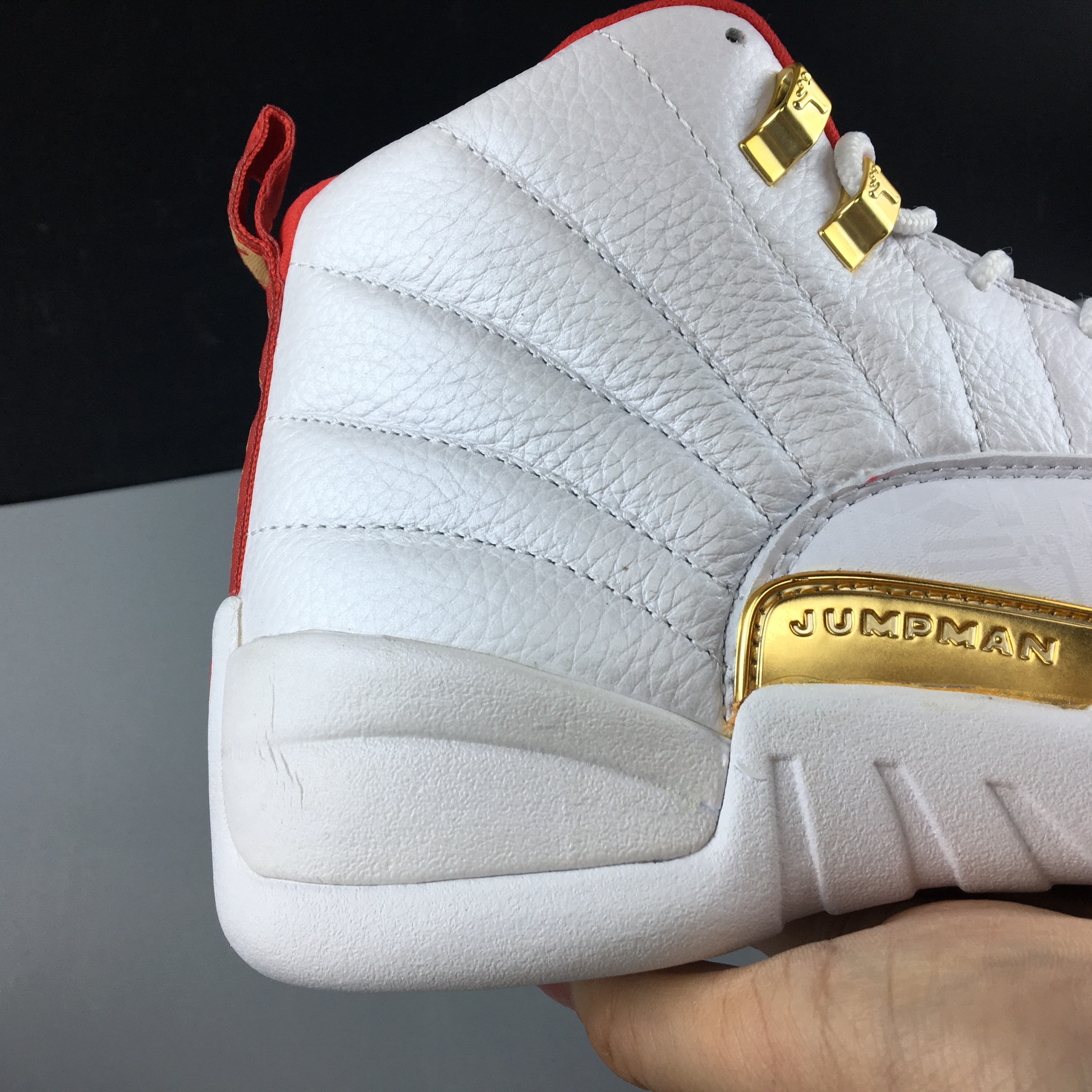 Air Jordan 12 Retro Hyper Royal AO6068-004