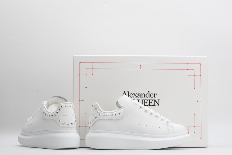 MCQUEEN OVERSIZED SNEAKER