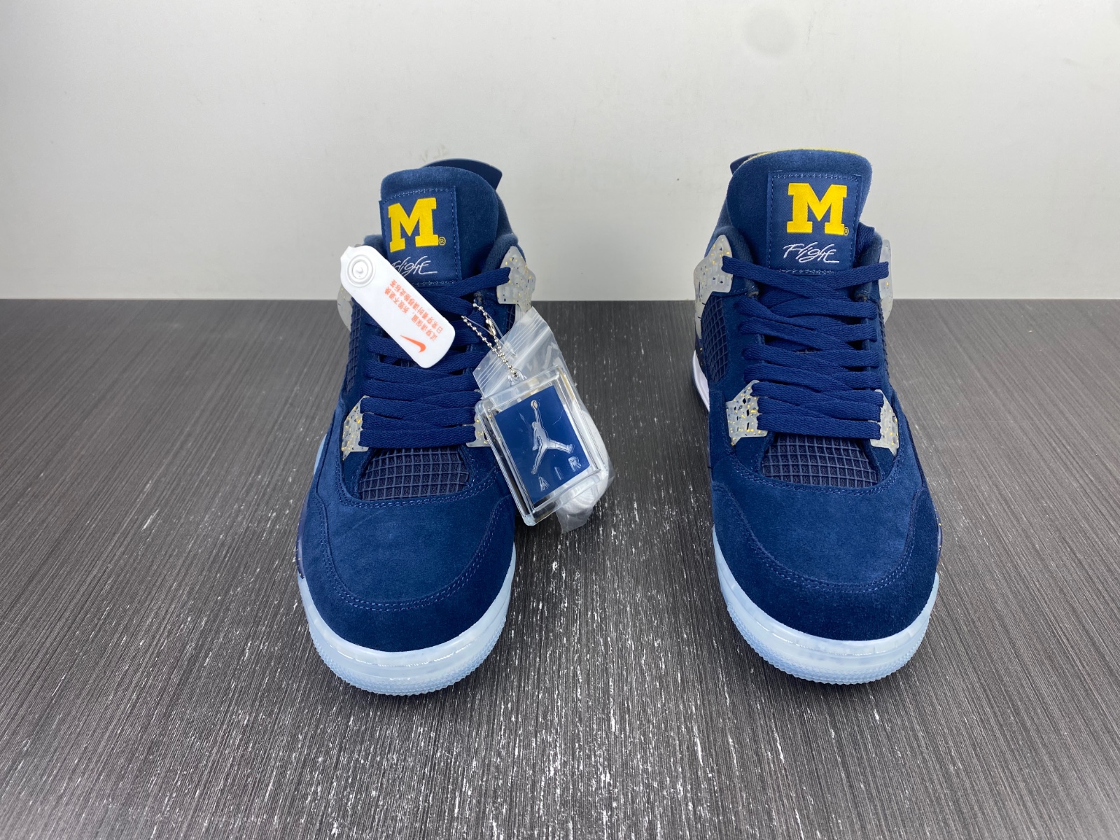 Air Jordan 4 Retro