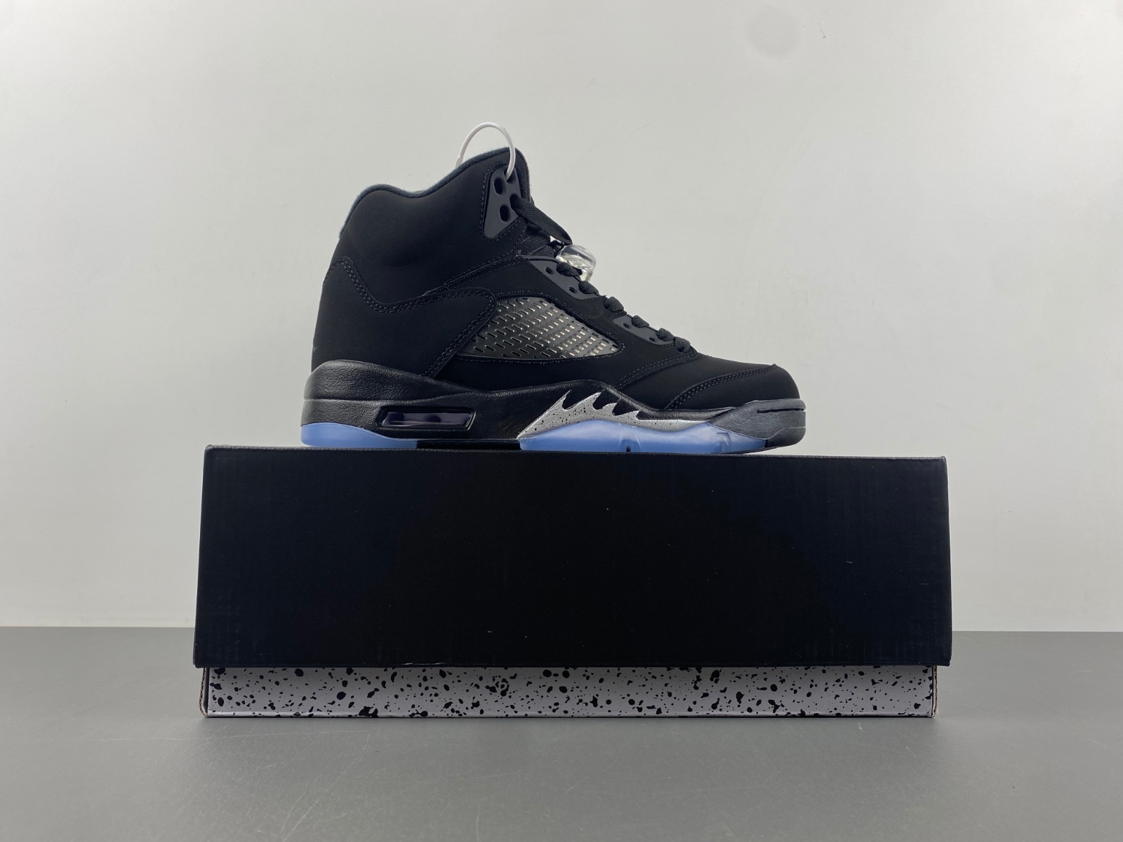 Air Jordan 5 “Black Cat” FZ2239-001