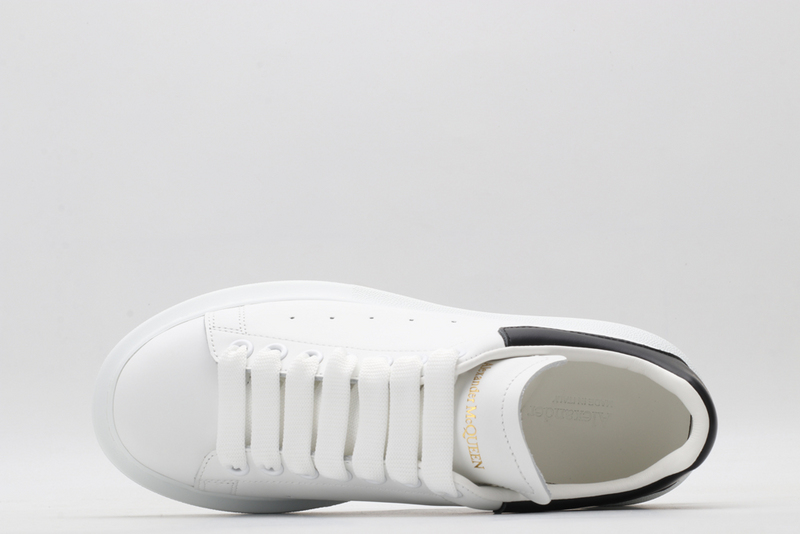 MCQUEEN OVERSIZED SNEAKER