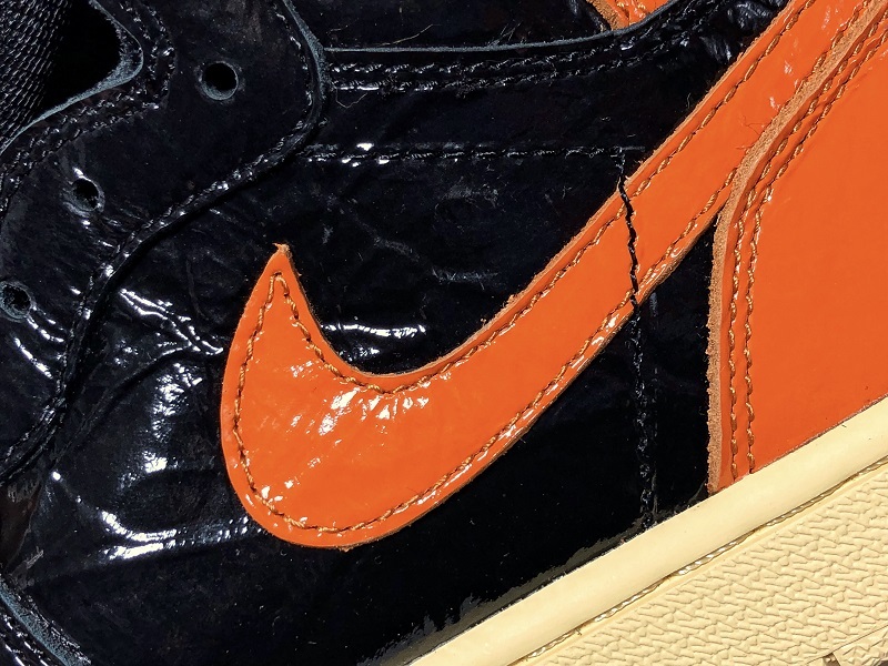 Air Jordan 1 Retro High OG "Shattered Backboard 3.0 555088-028