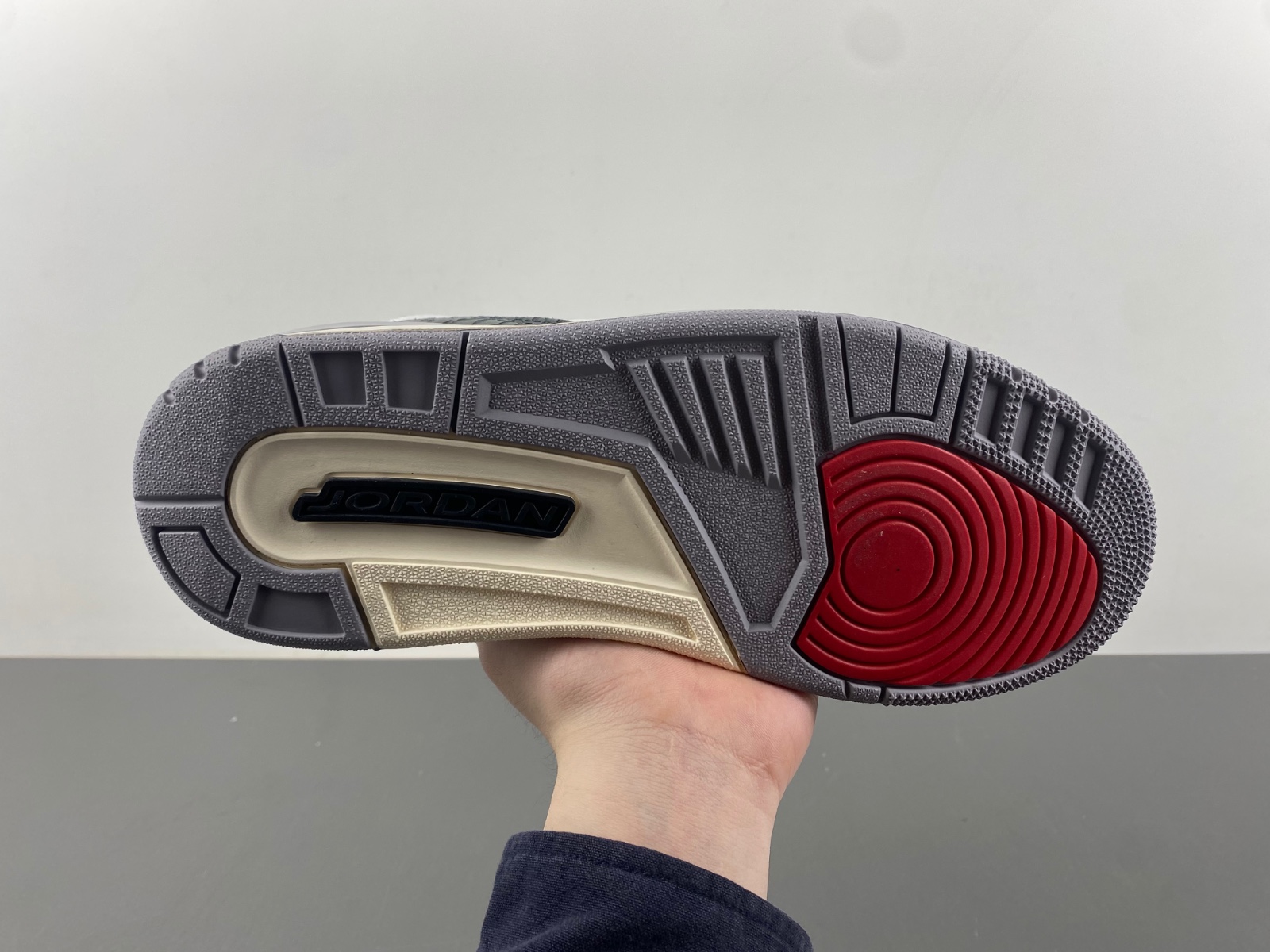 Air Jordan 3 "Cement Grey" CT8532-106