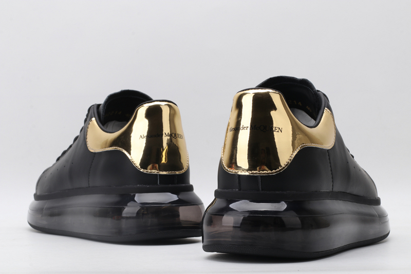 MCQUEEN OVERSIZED SNEAKER