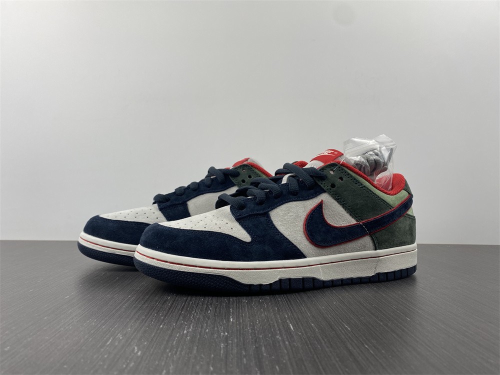 Katsuhiro Otomo x Nike Dunk Low "Steam Boy"