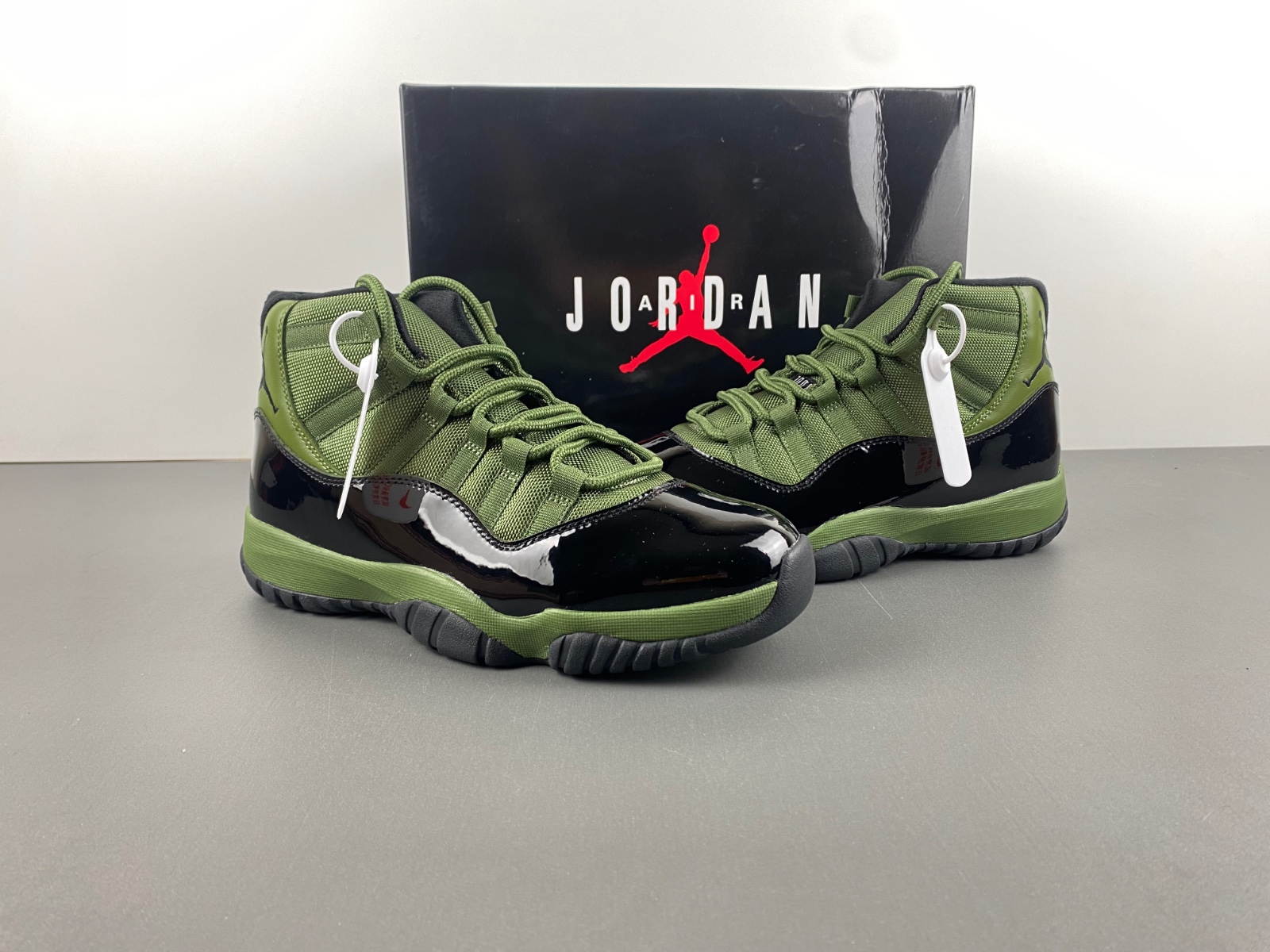 Air Jordan 11   CT8012-300