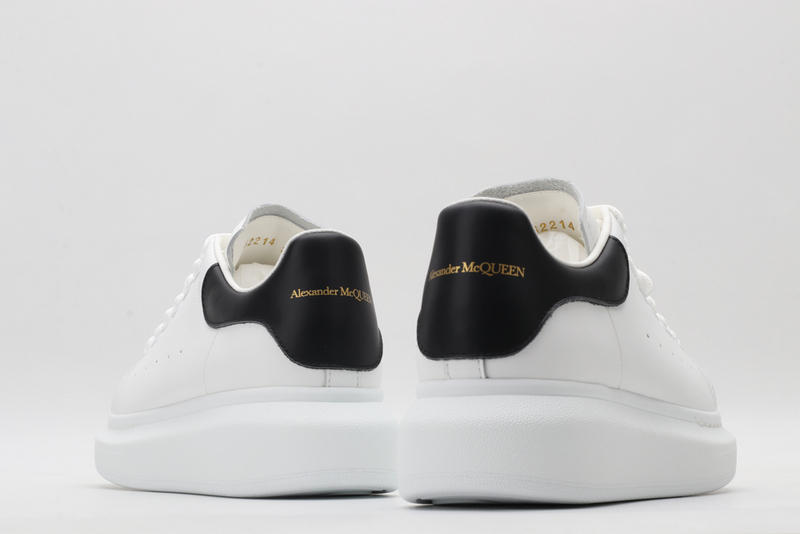 MCQUEEN OVERSIZED SNEAKER