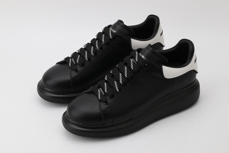 MCQUEEN OVERSIZED SNEAKER