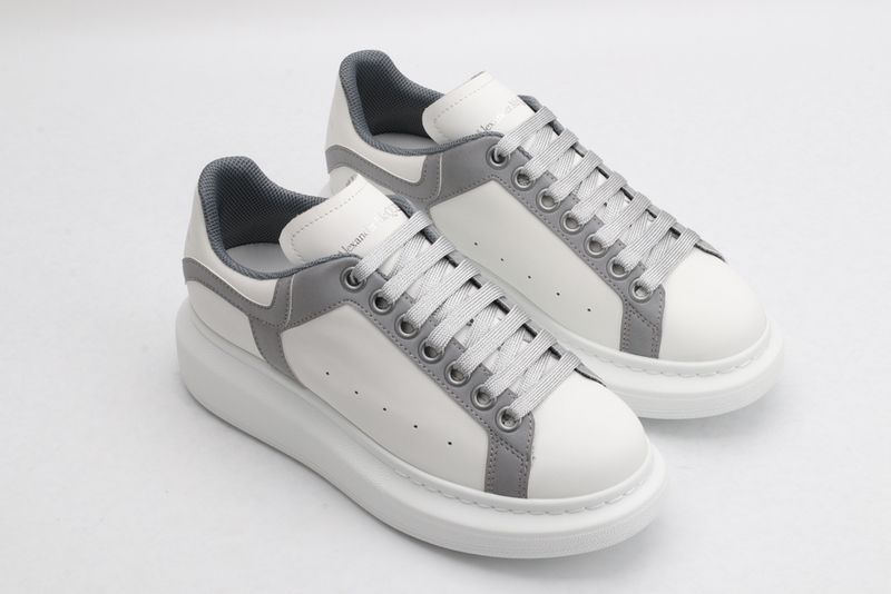 MCQUEEN OVERSIZED SNEAKER