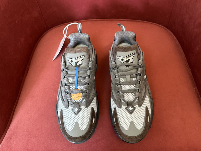 LV Runner Tatic Sneaker