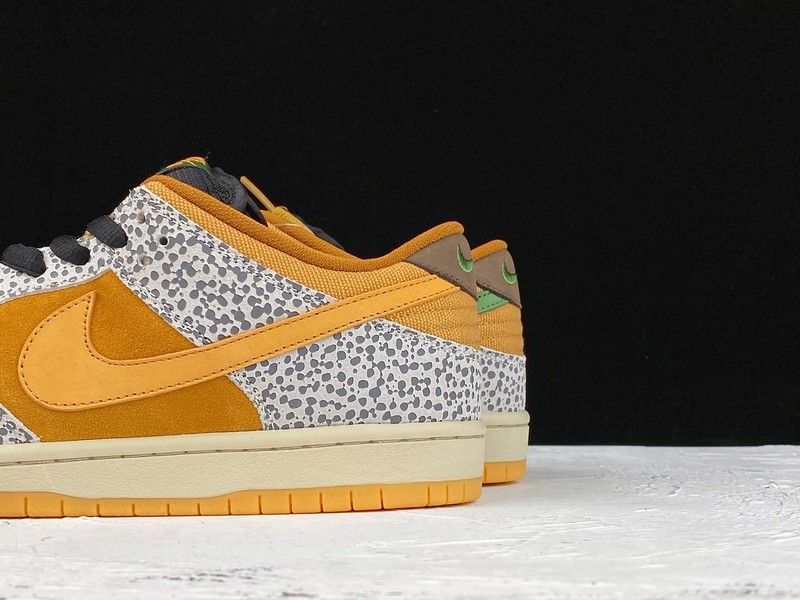 Nike SB Dunk Low Safari - CD2563-002