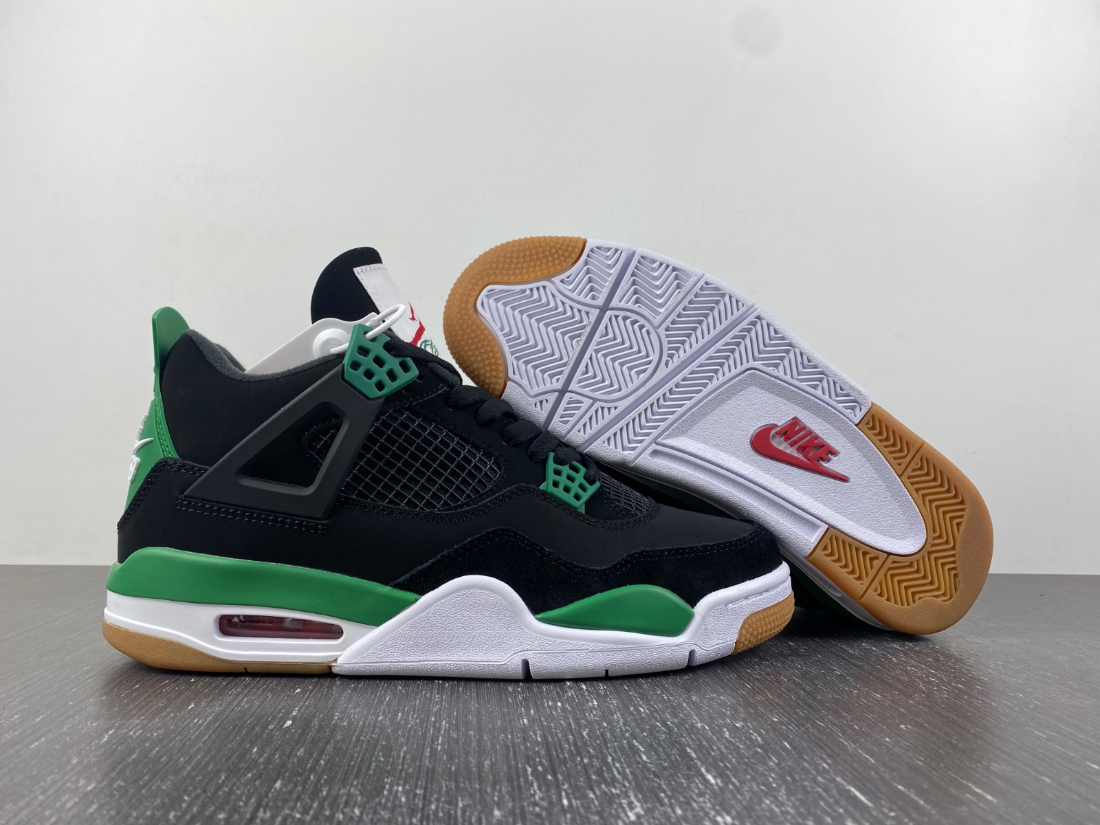 Nike SB x Air Jordan 4 customize