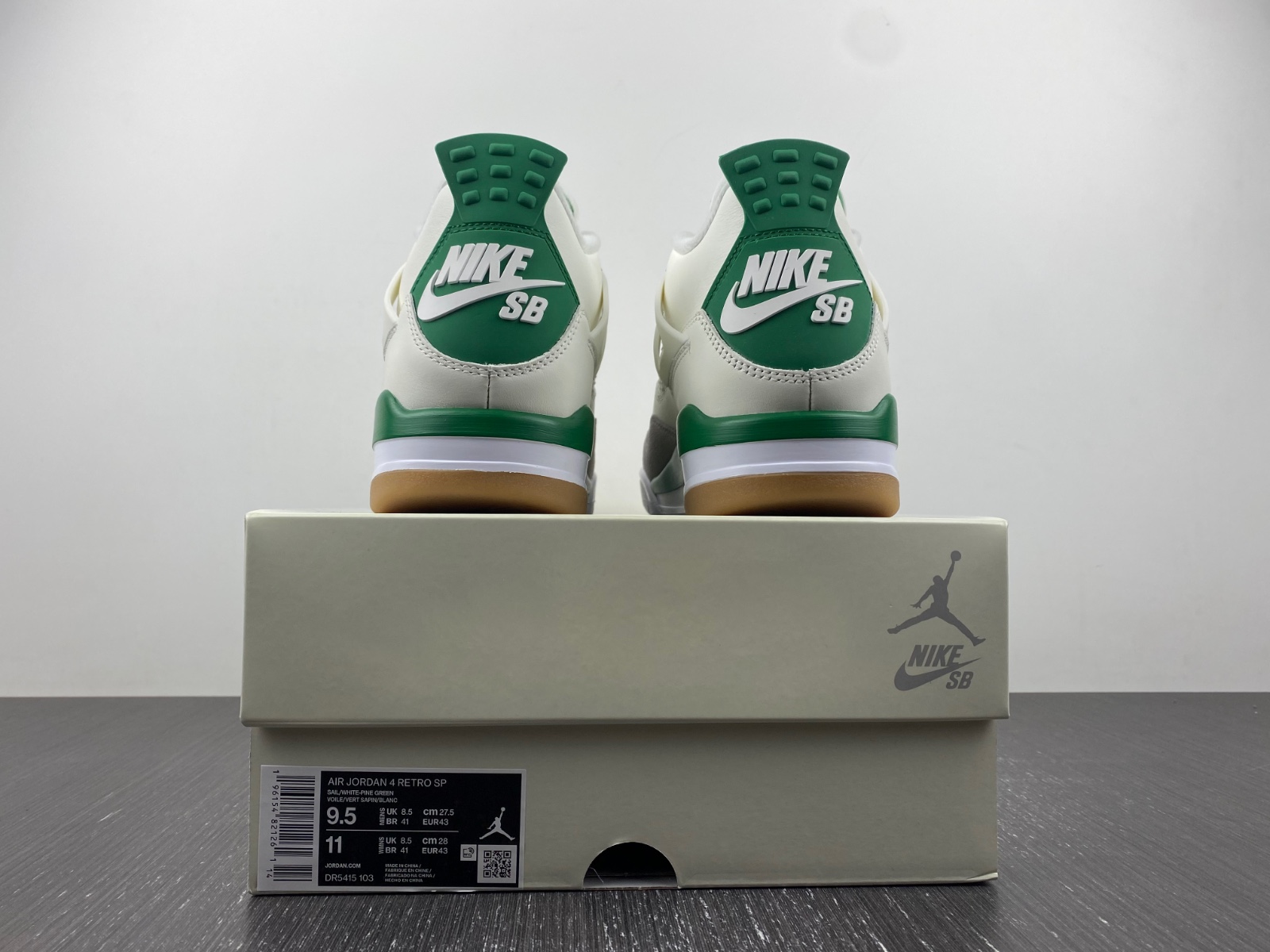 Air Jordan 4 Retro SB Pine Green DR5415-103