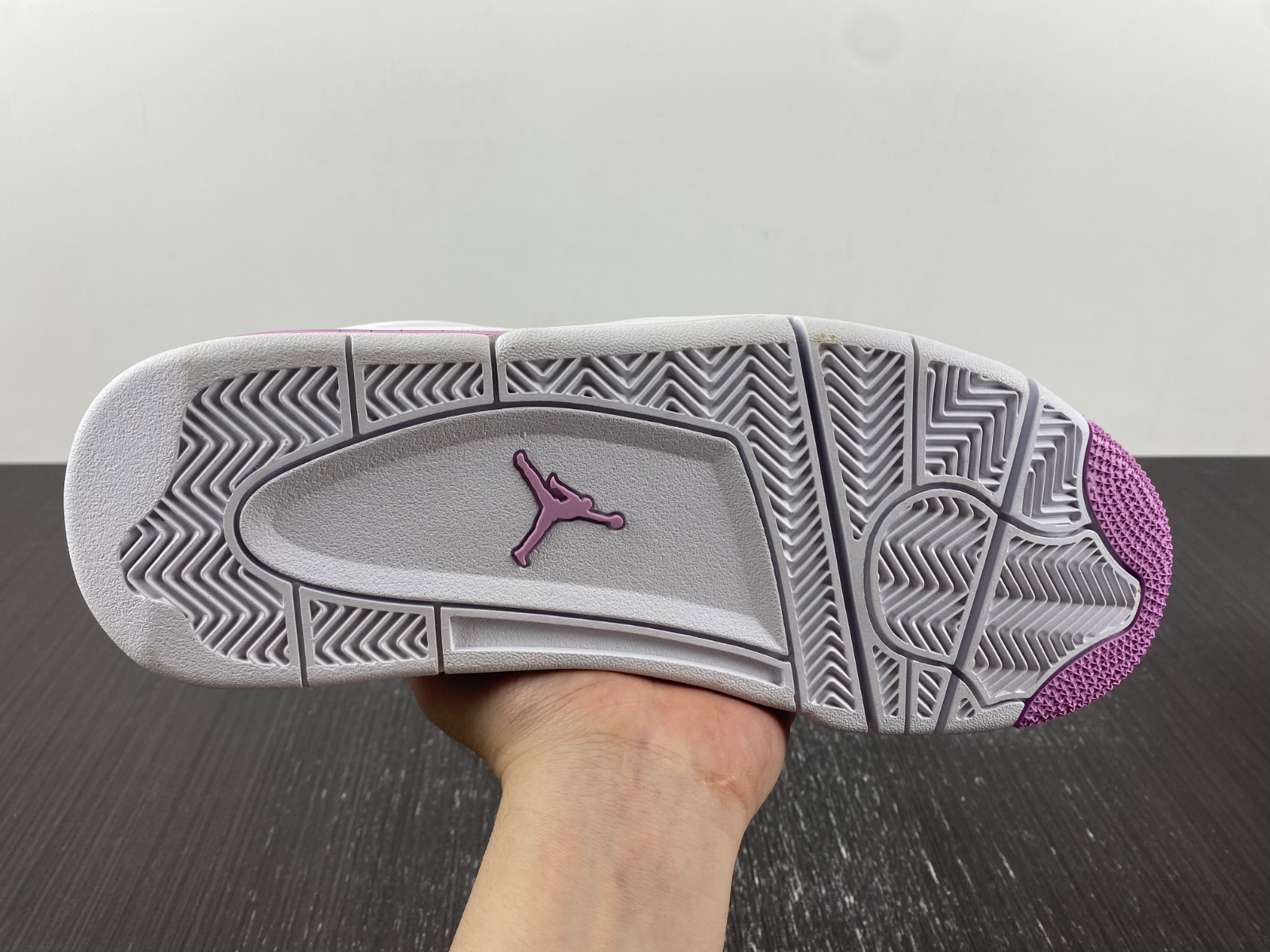 Air Jordan 4 “Pink Oreo” unreleased