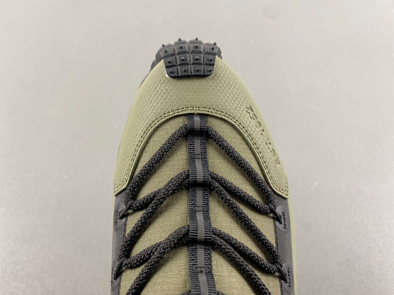 Moncler Trailgrip Lite 2 Sneakers  MC-005