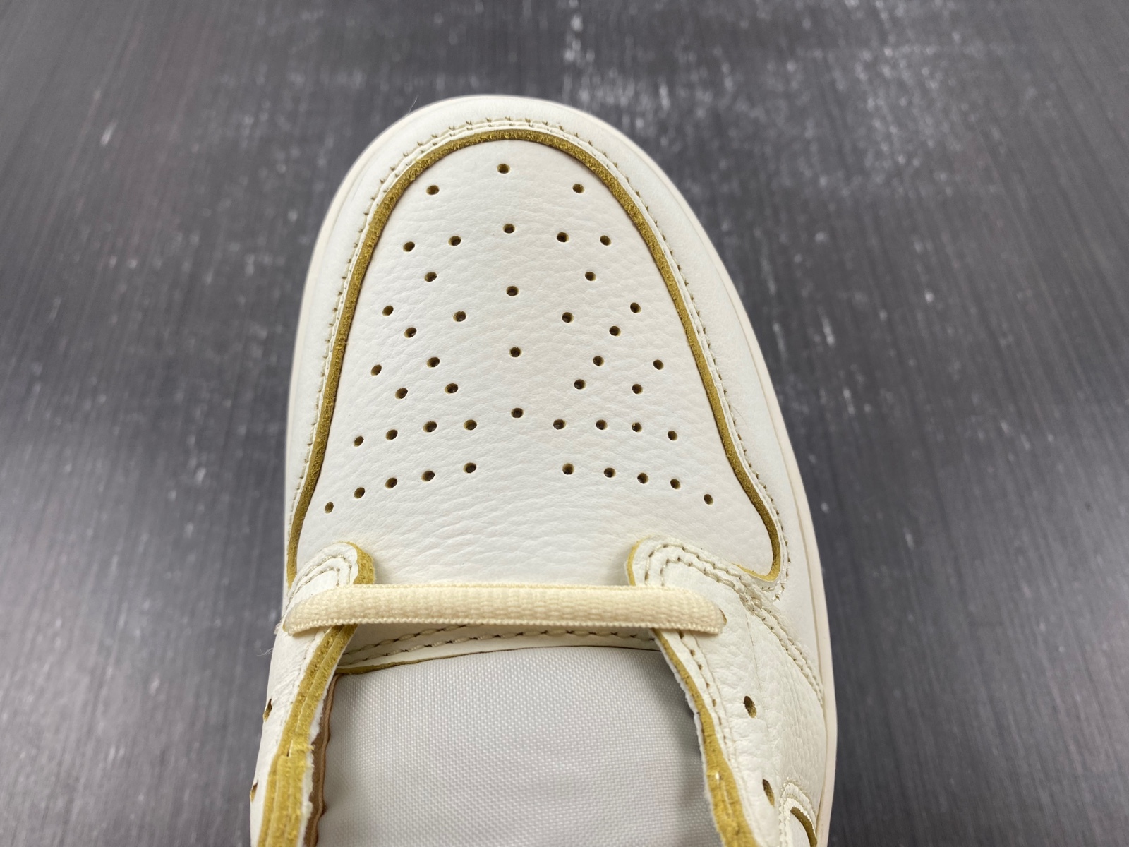 Air Jordan 1 Vibrations of Naija FD8631-100