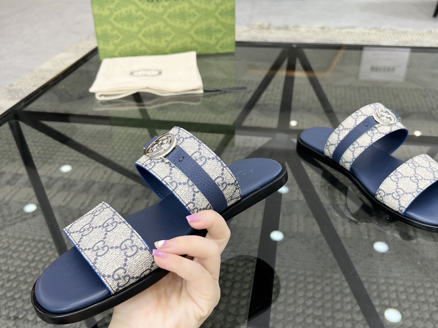 GUCCI  SLIDE (EU38-EU46)