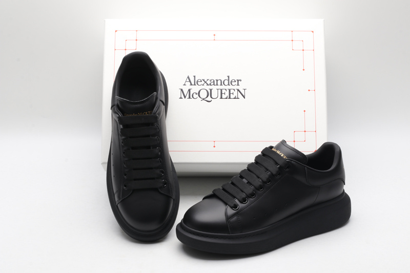 MCQUEEN OVERSIZED SNEAKER