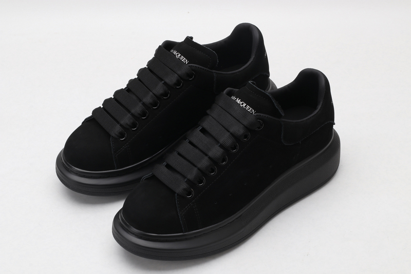 MCQUEEN OVERSIZED SNEAKER
