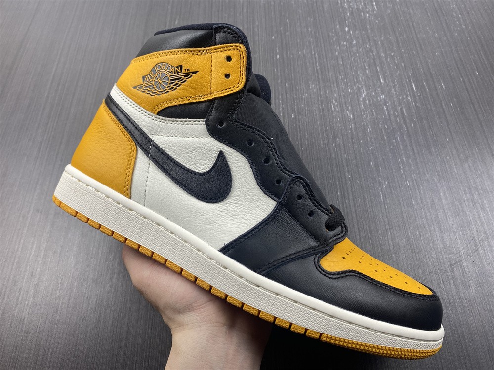 Air Jordan 1 High OG "Yellow Toe" 555088