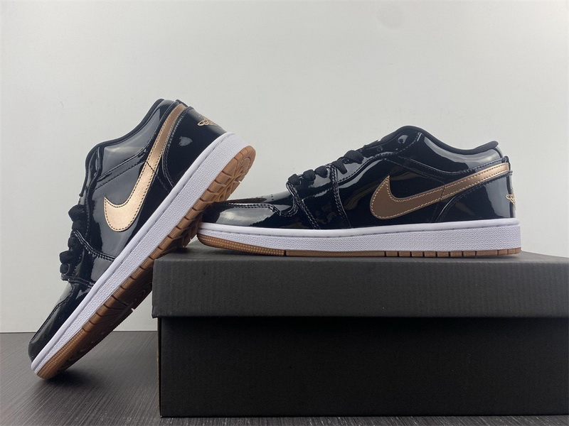 Air Jordan 1 Retro Low Black Gold Patent 554723-032