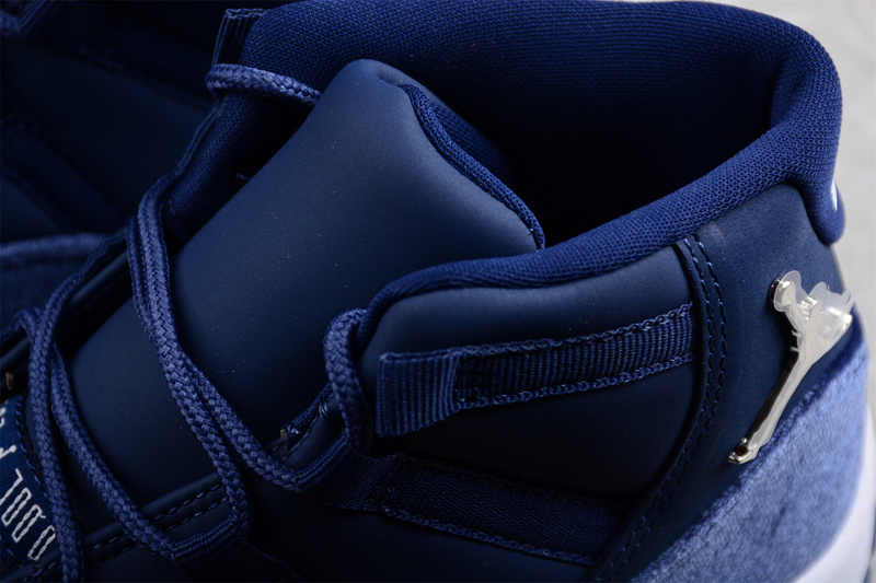 Air Jordan 11 Velvet “Midnight Navy” AR0715-441
