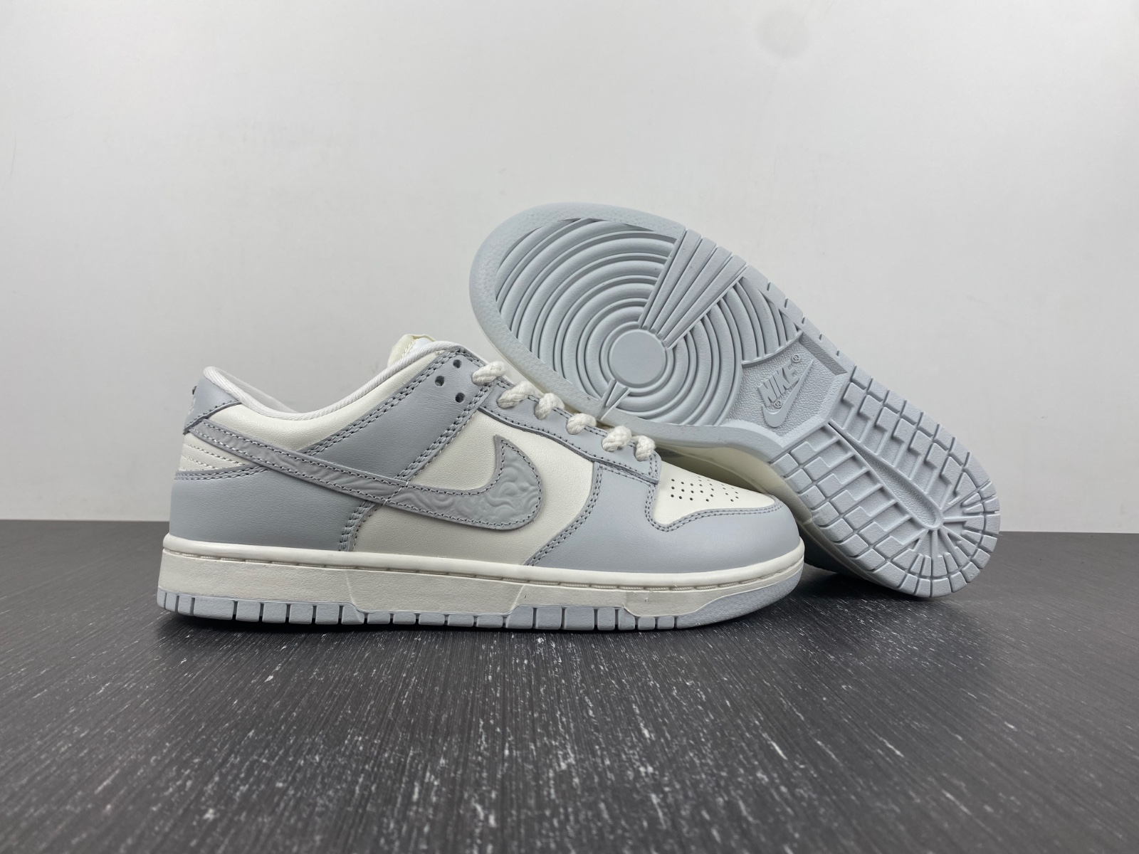 Nike Dunk Low "Needle Thread" FJ4553-133