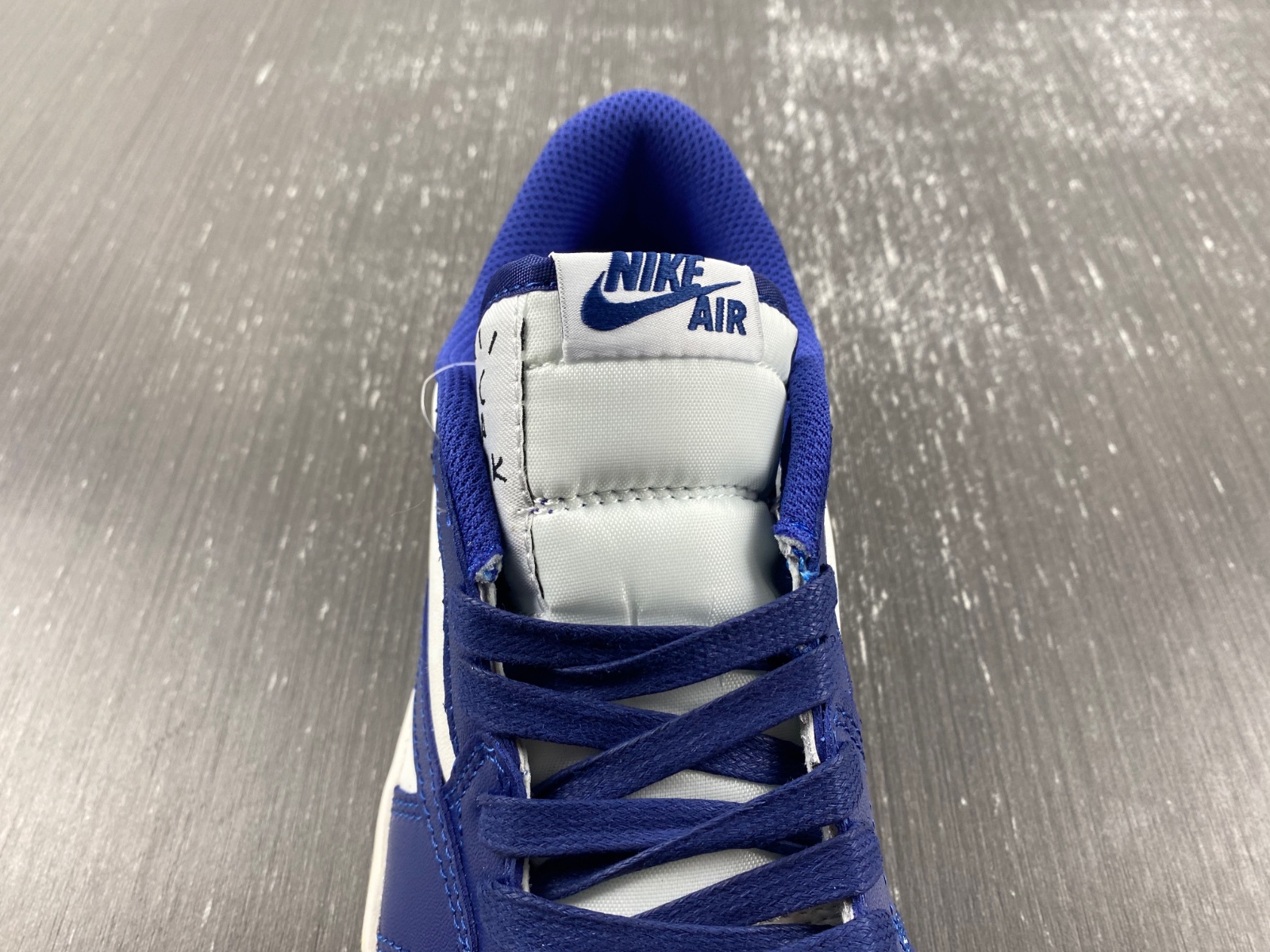 OFF-WHITE x Travis Scott x Air Jordan 1 OW custom