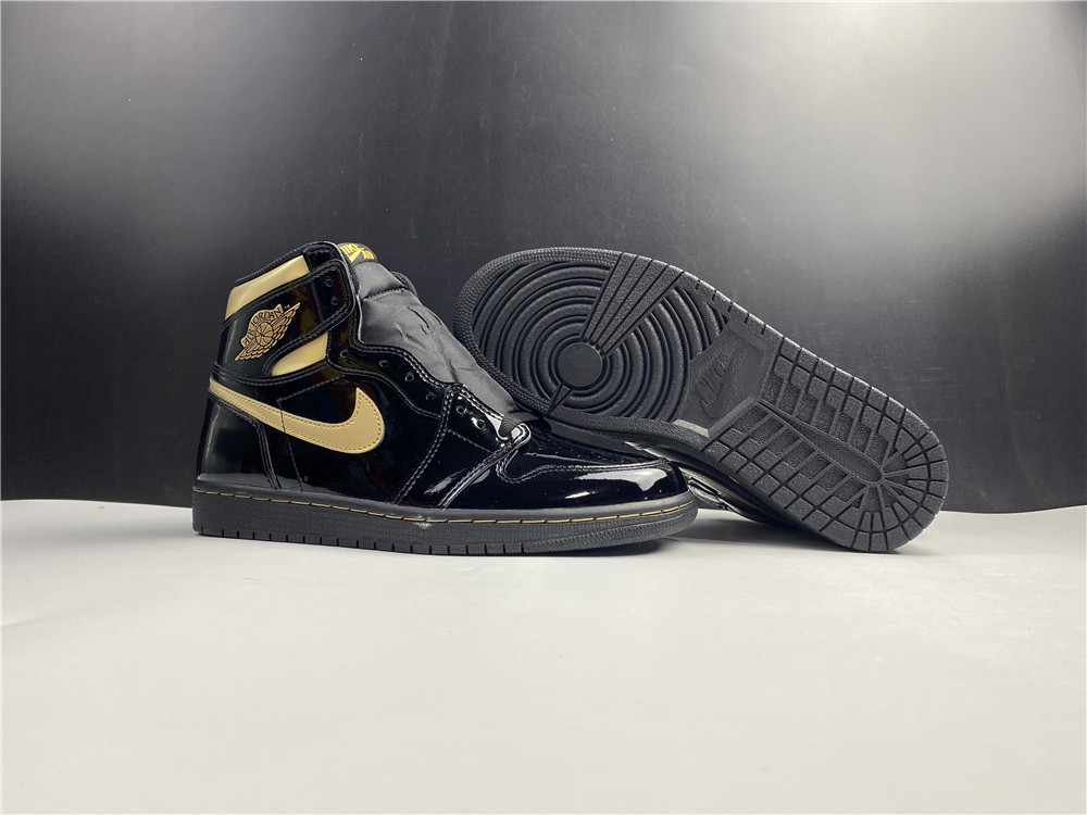 Air Jordan 1 Retro High OG Black/Metallic Gold 555088-032