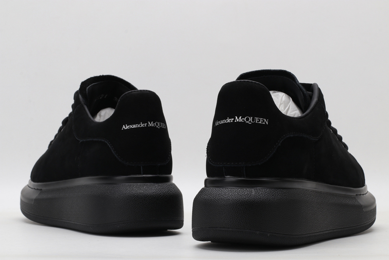 MCQUEEN OVERSIZED SNEAKER