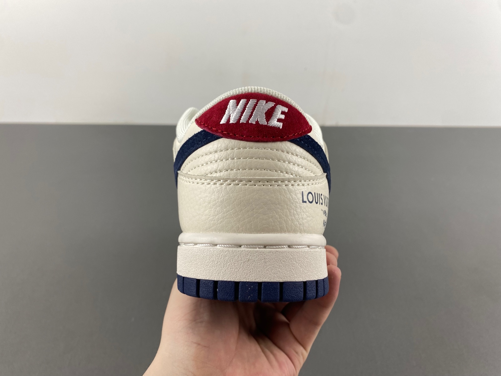 Nike SB Dunk Low    FC1688-134